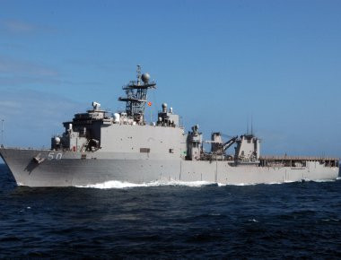 Ρόδος: Απέπλευσε το αμερικανικό πλοίο αμφιβίων επιχειρήσεων «USS CARTER HALL» (φωτό, βίντεο)